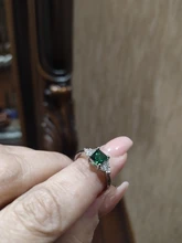 Huitan-anillo de compromiso con Circonia cúbica verde para mujer, sortija, estilo minimalista, sencillo, diseño modesto, para chica