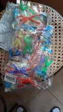 Juego de 30 Uds. De juguetes elásticos para niños, que incluyen 30 martillos adhesivos para manos, Color aleatorio