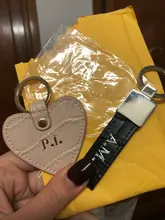 Llavero redondo de cuero Saffiano con diseño de cocodrilo y letras, llavero redondo personalizado