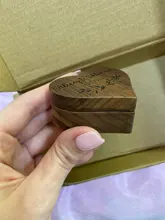 Estuche De Viaje de exhibición Universal de anillos de madera, organizador de joyas, almacenamiento portátil, caja de corazón para amantes de la marca, embalaje de nogal, 2020