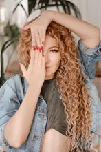 Ídolo de moda Afro Pelo Rizado paquetes de extensiones de cabello sintético 24-28 pulgadas 6 unids/lote Rubio degradado teje el pelo para las mujeres negras