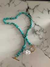 Simulación de perlas estilo barroco collar Simple con colgante diseño de piedra verde salvaje elegante encanto collar de la letra inicial para la joyería de las mujeres
