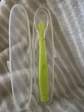 Cuchara con caja de almacenamiento para bebé, cucharilla antideslizante de silicona de grado alimenticio, vajilla de alimentación para niño, 1 unidad