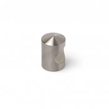 Box with 10 knobs contemporary made of stainless steel, finish Inox matte and 20 mm diameter.
Box with 10 knobs contemporary made of stainless steel, finish Inox matte and 20 mm diameter.