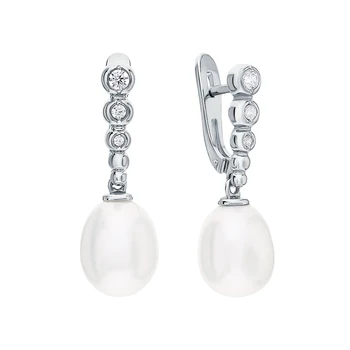 Silver earrings with cubic zirconia and pearls imitation sunlight sample 925
Silver earrings with cubic zirconia and pearls imitation sunlight sample 925