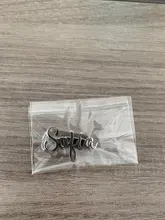 Broche de acero inoxidable personalizado con nombre para hombre y mujer, chapa personalizable con nombre, Pin de solapa, regalo de moda