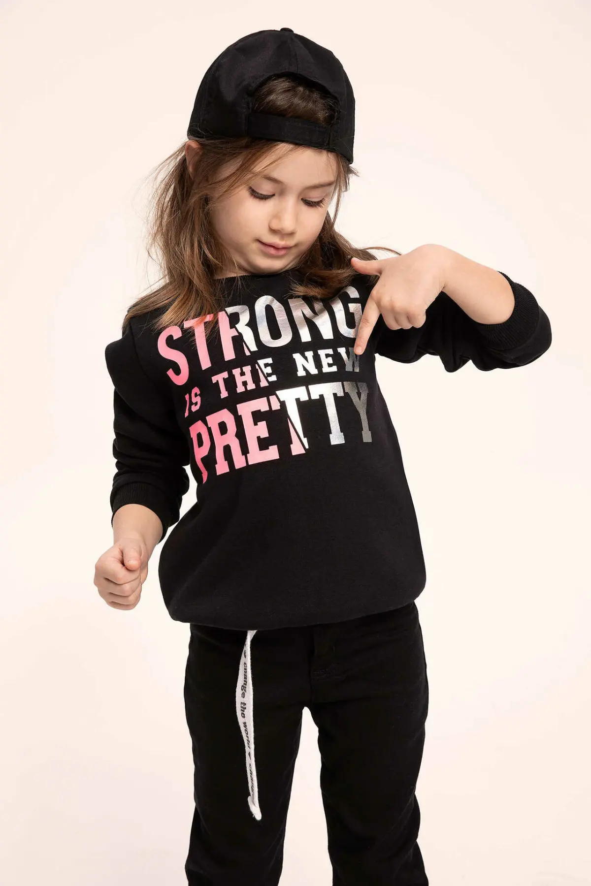 DeFacto New Girls O-neck Pullovers Fashion Brightly Letter Pattern Casual Sweatshirt Loose Girl Black Autumn - K3125A619SP
DeFacto New Girls O-neck Pullovers Fashion Brightly Letter Pattern Casual Sweatshirt Loose Girl Black Autumn - K3125A619SP