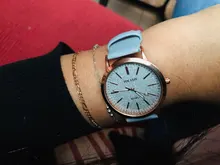 YOLAKO-reloj analógico de cuarzo para Mujer, accesorio de pulsera de cuarzo de alta calidad con correa de cuero, estilo informal, elegante y redondo
