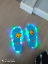 Zapatillas luminosas de verano para niños y niñas, zapatos blandos de PVC, sandalias de Casa cómodas, chanclas de bebé