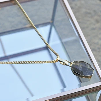 GULCE DERELI, TOURMALINE BIRTHSTONE NECKLACE, CHAIN NECKLACE, GIFT BOX, GOLD/SILVER PLATED
GULCE DERELI, TOURMALINE BIRTHSTONE NECKLACE, CHAIN NECKLACE, GIFT BOX, GOLD/SILVER PLATED