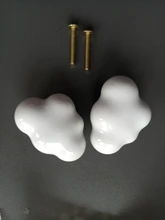 NAIERDI-perilla cerámica para gabinete de habitación de niños, tirador de armario con diseño de dibujos animados, luna y estrella, manijas para puerta de jardín