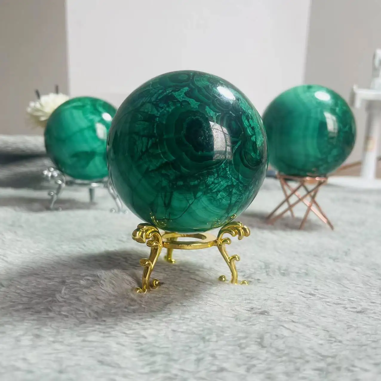 Natural 100% Malachite Crystal Sphere Stone Ball Home Decoration Ornaments Perfect Chakras Healing Crystals 
Natural 100% Malachite Crystal Sphere Stone Ball Home Decoration Ornaments Perfect Chakras Healing Crystals