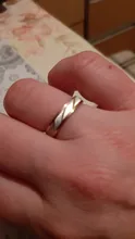 Spark-anillo de compromiso de titanio para mujer y hombre, sortija de boda con grabado de onda dorada, regalo de joyería