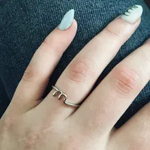 A-Z Unisex de Color dorado y plateado, 26 letras iniciales, anillos con nombre para hombre y mujer, sortijas creativas de aleación geométricas, joyería al por mayor