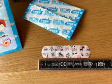 Vendajes adhesivos para heridas para niños, pegatinas de primeros auxilios impermeables y transpirables con bonitos dibujos, 100 Uds.