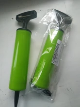 Bomba de aire portátil para fútbol, anillo de natación, bomba de aire inflable, bomba de aire de mano de plástico con adaptador de agujas de inflado de Gas