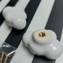 NAIERDI-perilla cerámica para gabinete de habitación de niños, tirador de armario con diseño de dibujos animados, luna y estrella, manijas para puerta de jardín