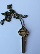 Sherlock Holmes 221B Baker Street Key collar Vintage colgante de Color plata y bronce antiguo, joyería de película caliente para hombres y mujeres, venta al por mayor