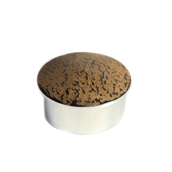 Round decorative case small aluminum and leather 11X5 
Round decorative case small aluminum and leather 11X5