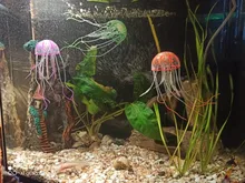Colorido Artificial brillante efecto Medusa tanque de peces de acuario decoración Mini submarino ornamento decoración acuático suministros para mascotas