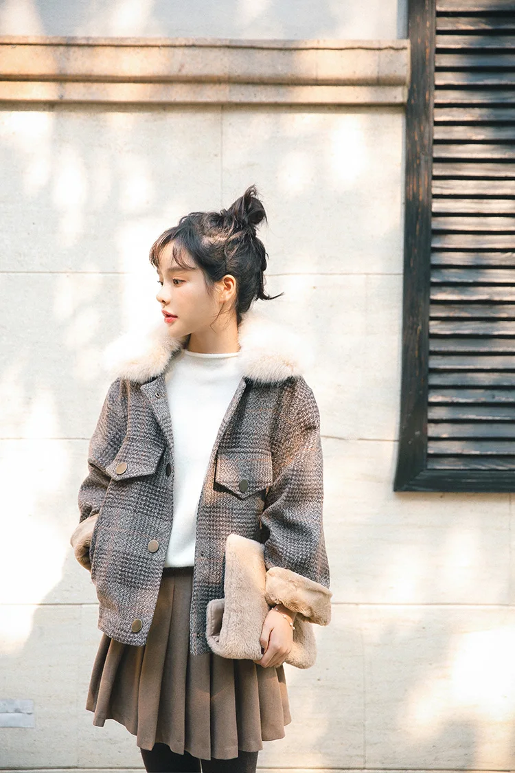 Obrix Sweet Spring Autumn Female Jacket Plaid Pattern Fur Collar Romantic Style Pockets Loose Streetwear Jacket For Women
Obrix Sweet Spring Autumn Female Jacket Plaid Pattern Fur Collar Romantic Style Pockets Loose Streetwear Jacket For Women