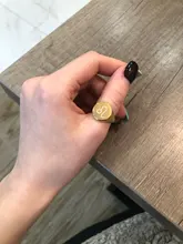 Anillo de acero inoxidable personalizado para mujer, sello de letra con parte superior redonda gruesa, Punk, joyería de moda