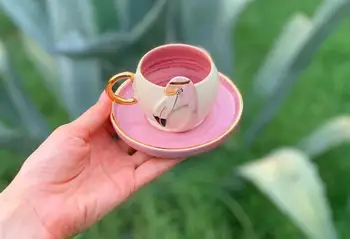 Handmade coarse pottery ceramic filamingo 24k real gold detailed coffee cup and saucer creative high quality teacup and base art
Handmade coarse pottery ceramic filamingo 24k real gold detailed coffee cup and saucer creative high quality teacup and base art
