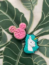 Uds PVC suave JIBZ encantos de dibujos animados de los niños zapatos accesorios decoraciones zuecos botón encanto sandalias y pulseras