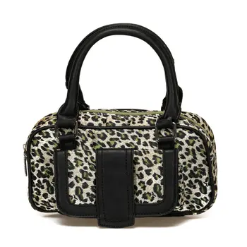 FLO 1 PUAY08R099 Green Women 'S Sleeve Bag Franco Banetti
FLO 1 PUAY08R099 Green Women 'S Sleeve Bag Franco Banetti