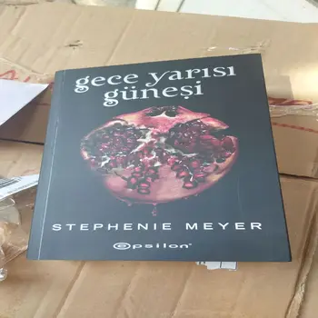 Gece Yarısı Güneşi shephenie meyer Turkish fiction books from turkey free shipping book english language 
Gece Yarısı Güneşi shephenie meyer Turkish fiction books from turkey free shipping book english language
