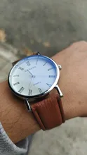 Pulsera de cuarzo para hombre, reloj analógico de negocios con correa de cuero sintético, diseño con números romanos y efecto Blu-ray