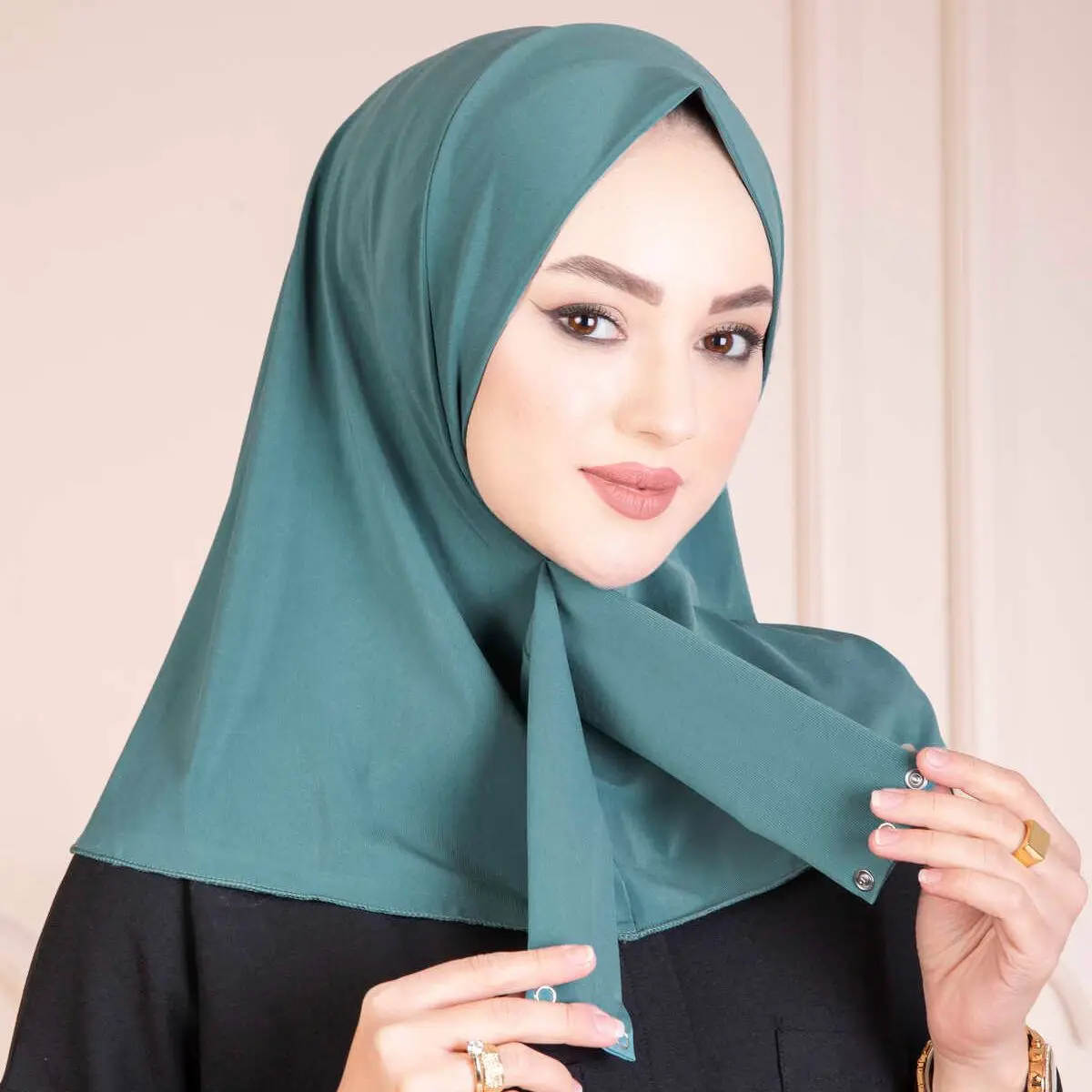 Fashion Modal hijab Snaps cotton jersey hijab scarf long muslim shawl plain soft turban tie head wraps for women headband
Fashion Modal hijab Snaps cotton jersey hijab scarf long muslim shawl plain soft turban tie head wraps for women headband