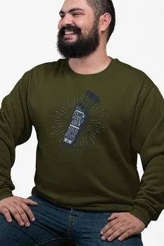 Angemiel Wear Follow Your Arrow Green Men 'S Sweatshirt 
Angemiel Wear Follow Your Arrow Green Men 'S Sweatshirt
