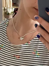 Gargantilla de mariposa acrílica deslumbrante, collar con cadena de diamantes de imitación, collar sencillo de Color blanco y negro, joyería Coreana de Animal