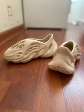 Niño niña Sandalias de niño Unisex EVA de los niños de verano sandalias hueco recorte de deslizamiento en la playa suave cómodo antideslizante zapatos de niños