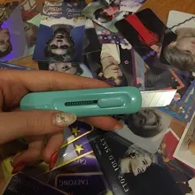 Deli-cortador de papel portátil, suministros escolares, cuchillo de utilidad, corte de papelería, Color aleatorio, 2079, 1 ud.