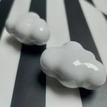 NAIERDI-perilla cerámica para gabinete de habitación de niños, tirador de armario con diseño de dibujos animados, luna y estrella, manijas para puerta de jardín