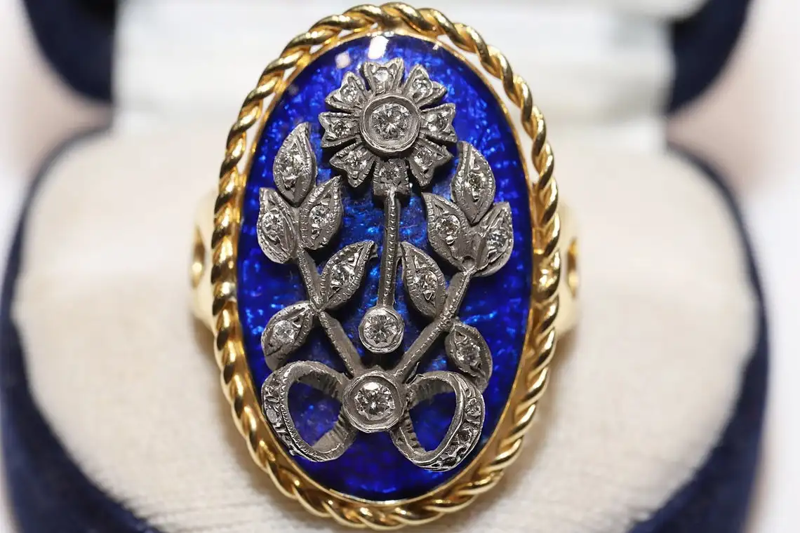 Antique Style 18k Gold New Made Natural Diamond And Enamel Decorated Strong Ring
Antique Style 18k Gold New Made Natural Diamond And Enamel Decorated Strong Ring