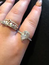 Huitan gran oferta diseño de gota de agua las mujeres anillo de Micro pavimentado de circón de cristal elegante vestido de novia joyería de compromiso anillo para amante