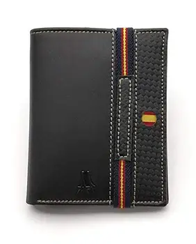 Men's wallet in leather with elastic. Multiple slots and compartments. Made in Spain. Black Color
Men's wallet in leather with elastic. Multiple slots and compartments. Made in Spain. Black Color