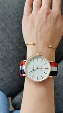 De moda reloj de cuarzo Casual Multicolor tela de Nylon correa de reloj de pulsera diseñador Simple hombres y mujeres reloj