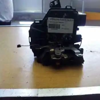 DOOR LOCK FRONT RIGHT SEAT LEON (1M1)
DOOR LOCK FRONT RIGHT SEAT LEON (1M1)