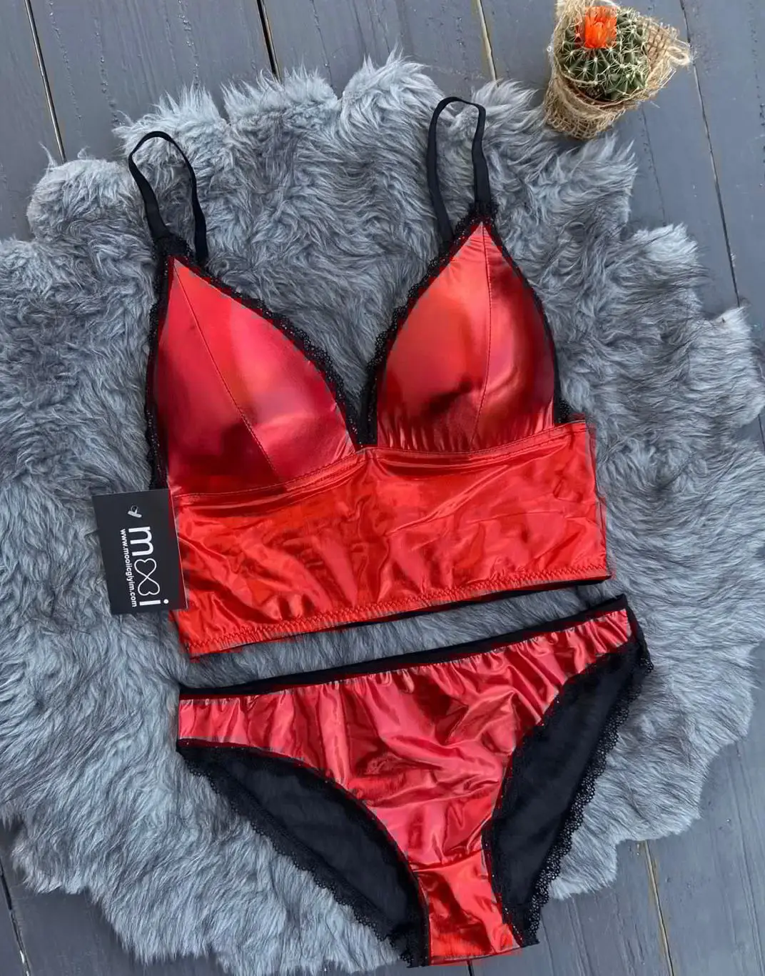 Women 2022 lace bra underwear shiny invisible bustier suit set sexy beauty bra lace bra and panty sets vest embroidery underwear
Women 2022 lace bra underwear shiny invisible bustier suit set sexy beauty bra lace bra and panty sets vest embroidery underwear