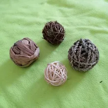 4Pcs Natural Small Animal Activity Chew Toys Rabbits Bird Parrot Play Rattan Balls