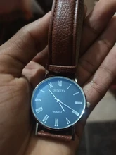 Pulsera de cuarzo para hombre, reloj analógico de negocios con correa de cuero sintético, diseño con números romanos y efecto Blu-ray