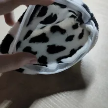 Monedero de felpa con estampado de vaca para mujer y niña, Mini cartera para monedas, bolsa de almacenamiento, tarjetero, billetera de identificación de crédito, monedero con cremallera