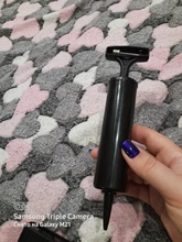 Bomba de aire portátil para fútbol, anillo de natación, bomba de aire inflable, bomba de aire de mano de plástico con adaptador de agujas de inflado de Gas