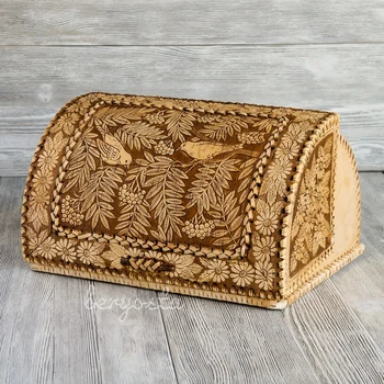 

Breadbasket from birch bark "Birds in Rowan" is large. A large birch loaf handmade in Russian rustic style.