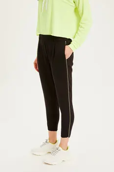 DeFacto Fashion Woman Casual Trousers Female Loose Pockets Sport Pants Comfortable Black Sweatpants - L0416AZ19SP
DeFacto Fashion Woman Casual Trousers Female Loose Pockets Sport Pants Comfortable Black Sweatpants - L0416AZ19SP