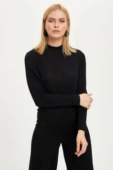 DeFacto WomanLongSleeveT-Shirt-N0013AZ19WN 
DeFacto WomanLongSleeveT-Shirt-N0013AZ19WN